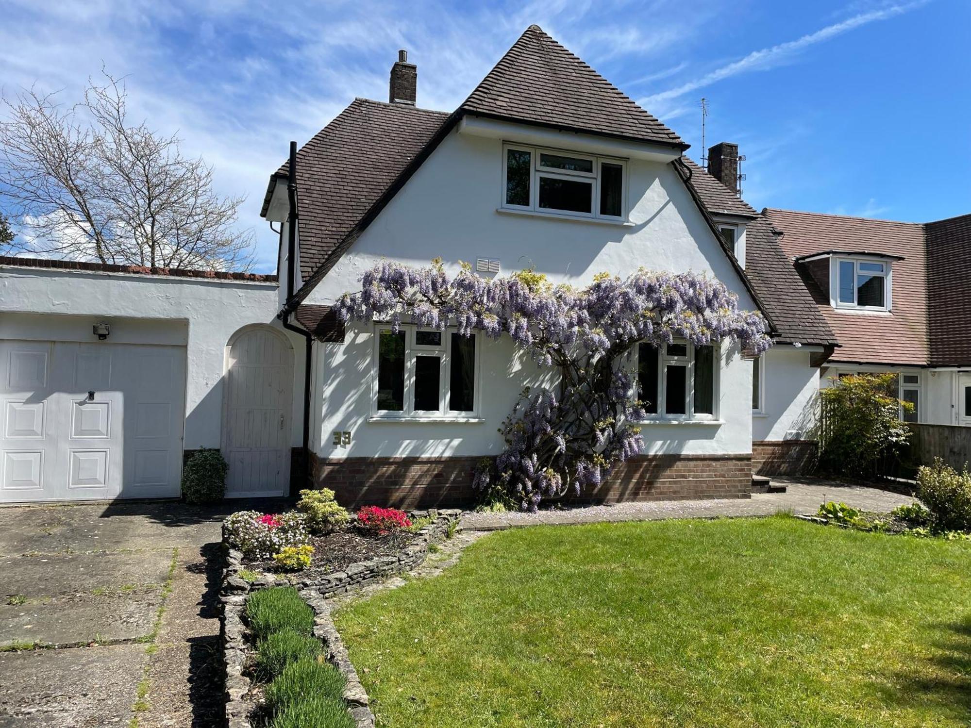 Charming Bournemouth House With Beautiful Spacious Gardens, 5 Min Drive To Beaches, Free Parking For 2-3 Cars Buitenkant foto